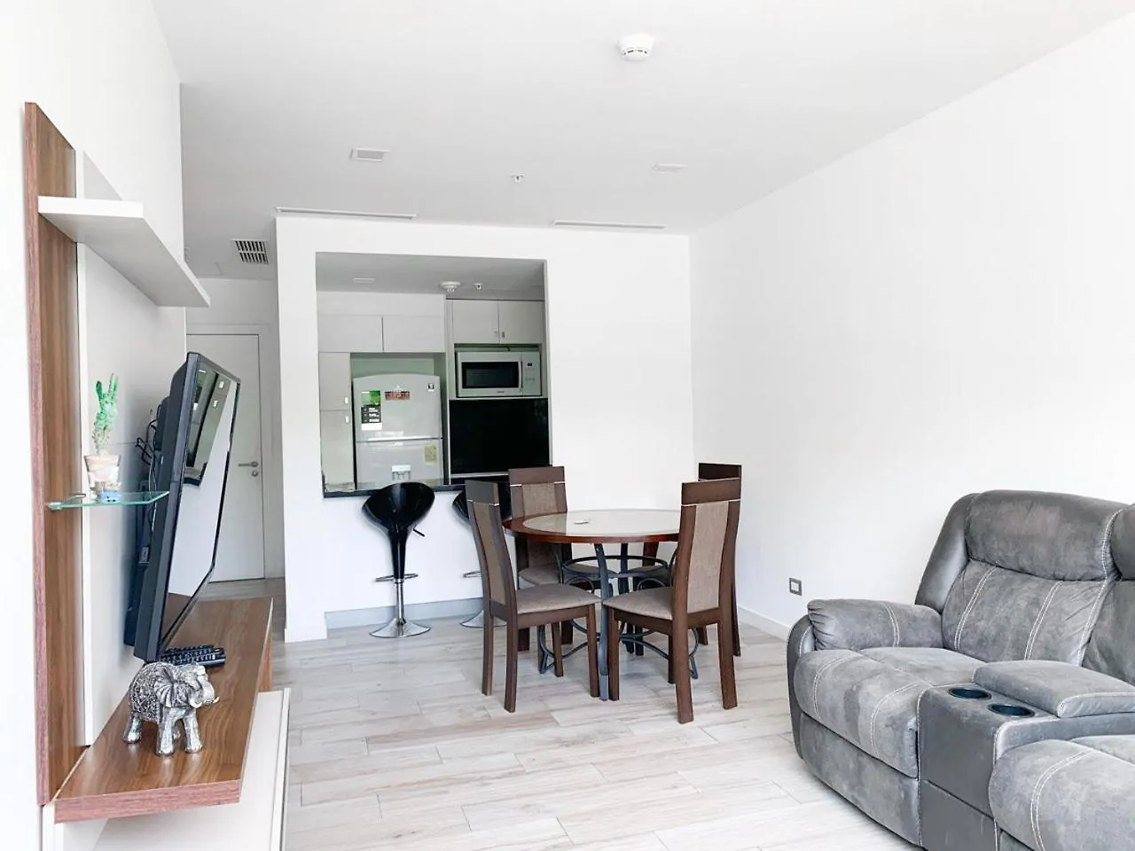 Depa Comodo, 2 Habitaciones, Santana Lofts Guayaquil Ecuador