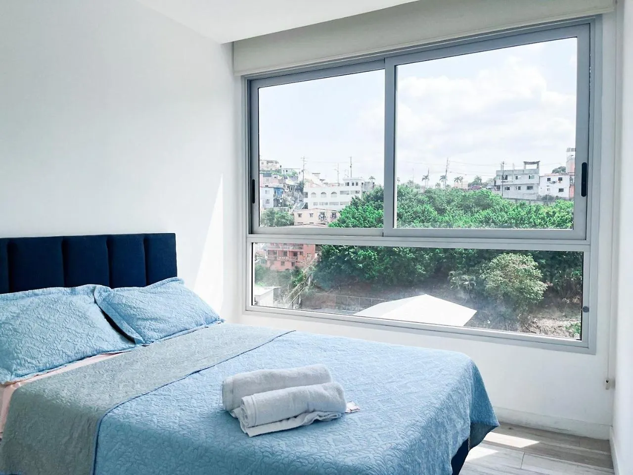 Depa Comodo, 2 Habitaciones, Santana Lofts Guayaquil 0*,  Ecuador